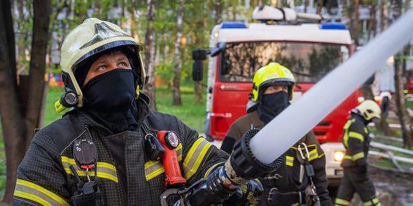 Пожарные и спасатели столицы в майские праздники спасли 6 человек и оказали помощь 158 пострадавшим