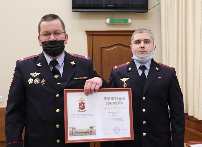 Сотрудники полиции на юго-западе Москвы задержали подозреваемого в краже