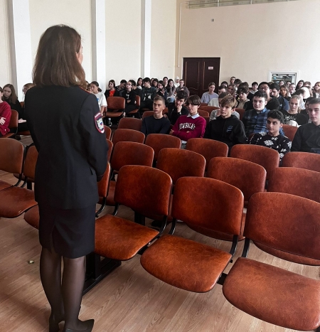 Сотрудники ОНК УВД по ЮЗАО провели профилактическое занятие для учеников